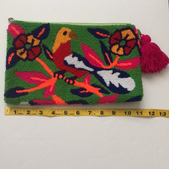 Authentic Handmade Colombian Wayuu Clutch - Picture 8 of 8